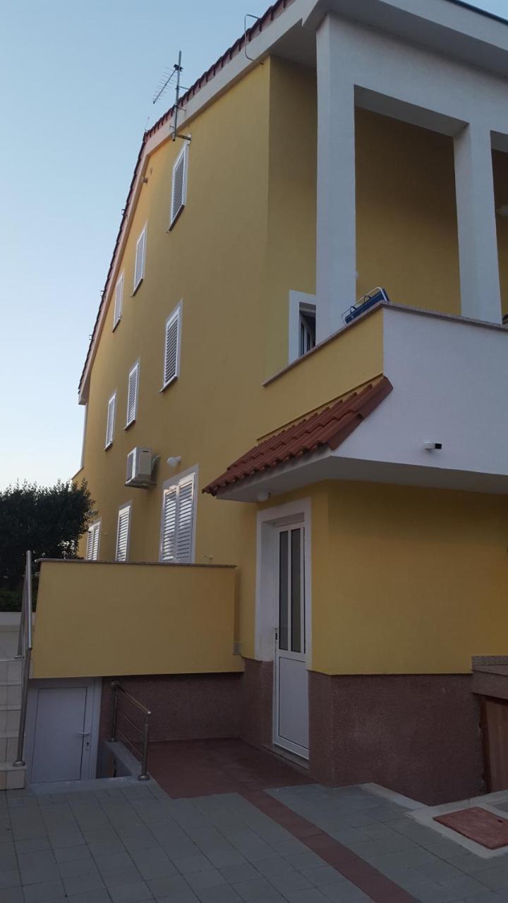 Apartments Iva Povljana Exterior foto